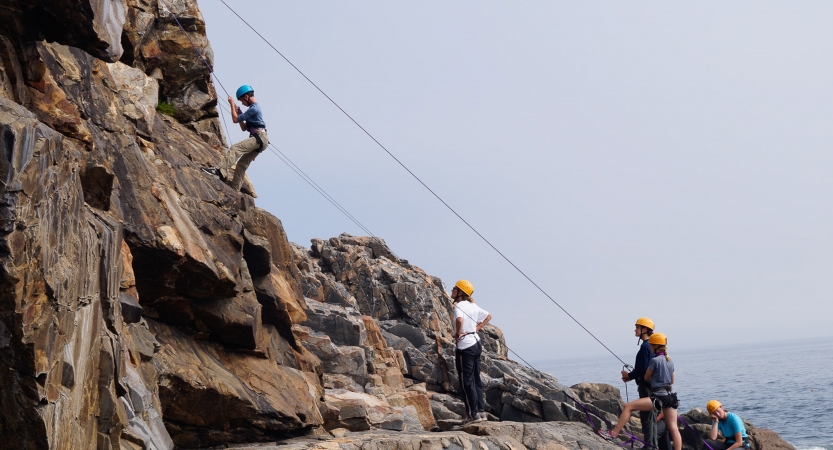 teens gain leadership skills on outdoor course